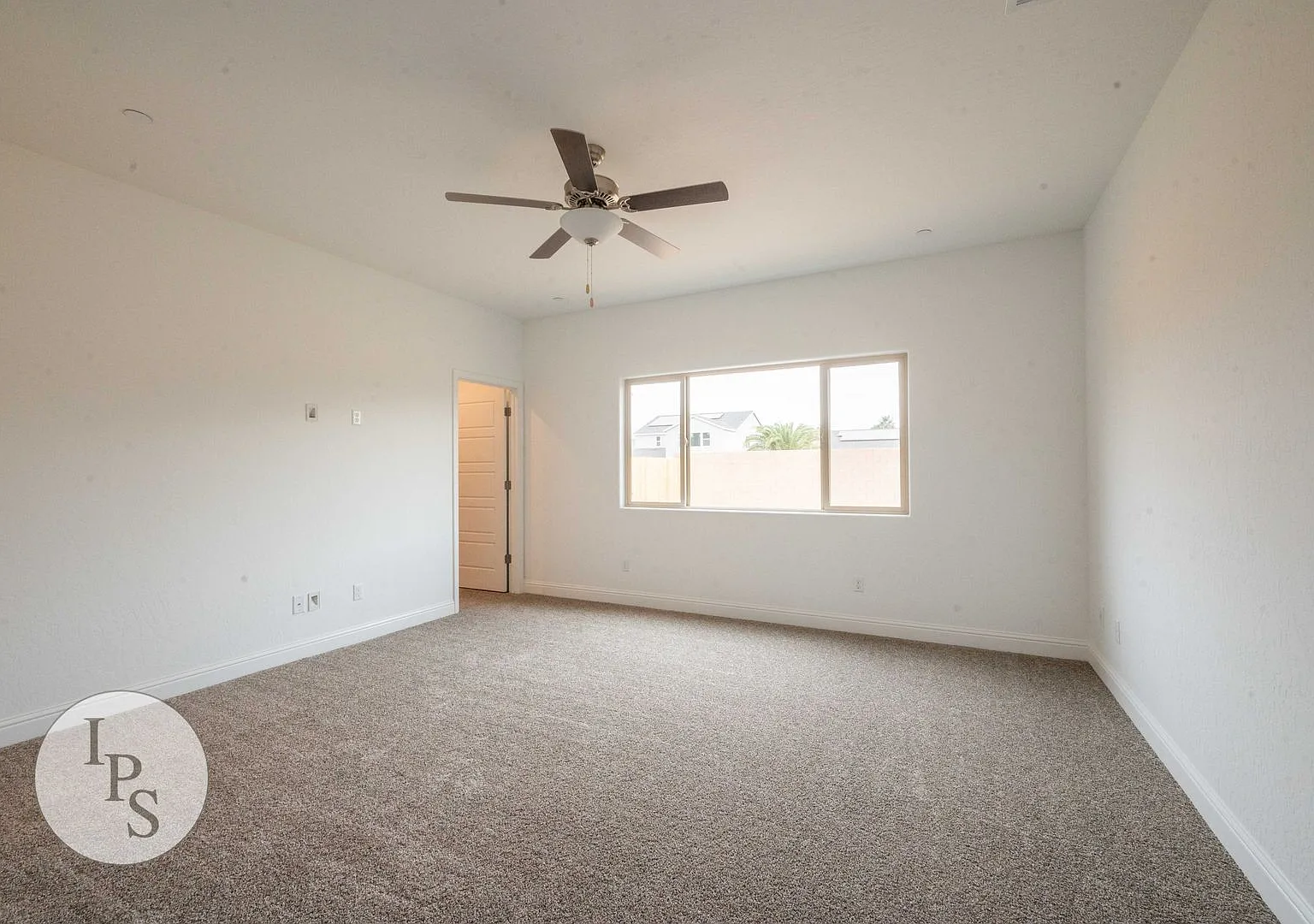 2022 South/East Fresno Home, 4BR/2BA - Lots of Amenities! — Photo 1
