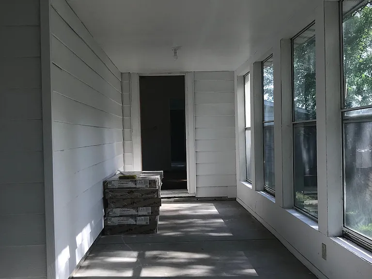 E Elm St — Photo 44