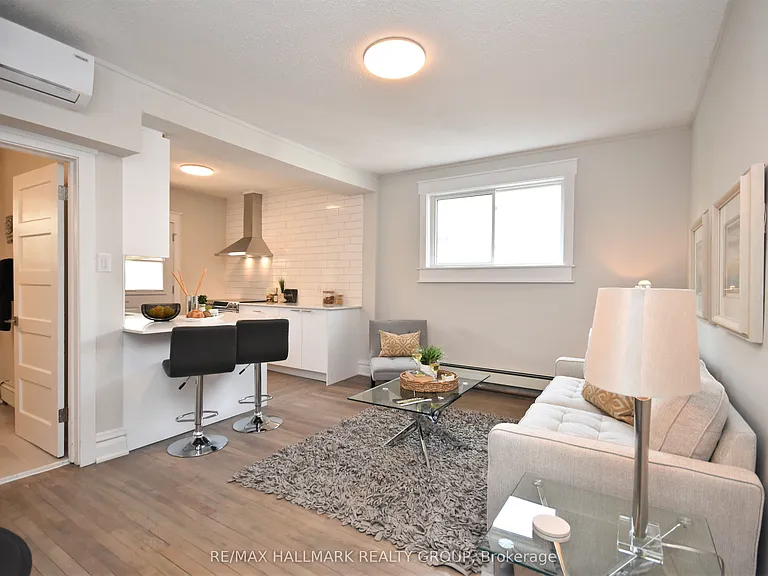 375 Mackay St #2 — Photo 4