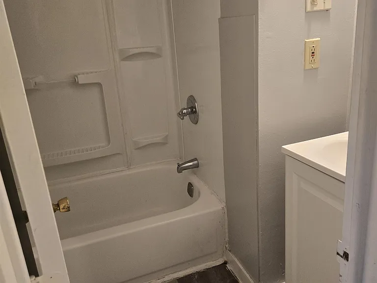 19 Manchester St #2 — Photo 5