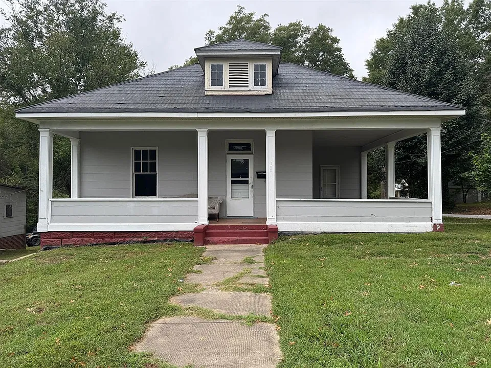 300 Campbell St