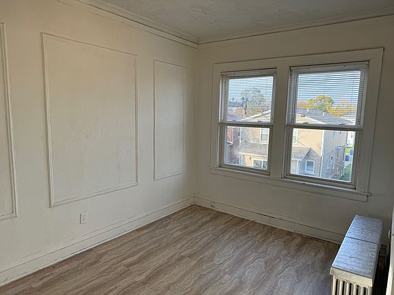 4th image of 1902 Warren St APT 2W