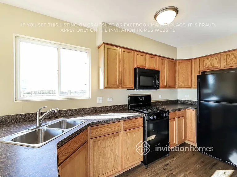 1106 Trailsend Ln — Photo 8