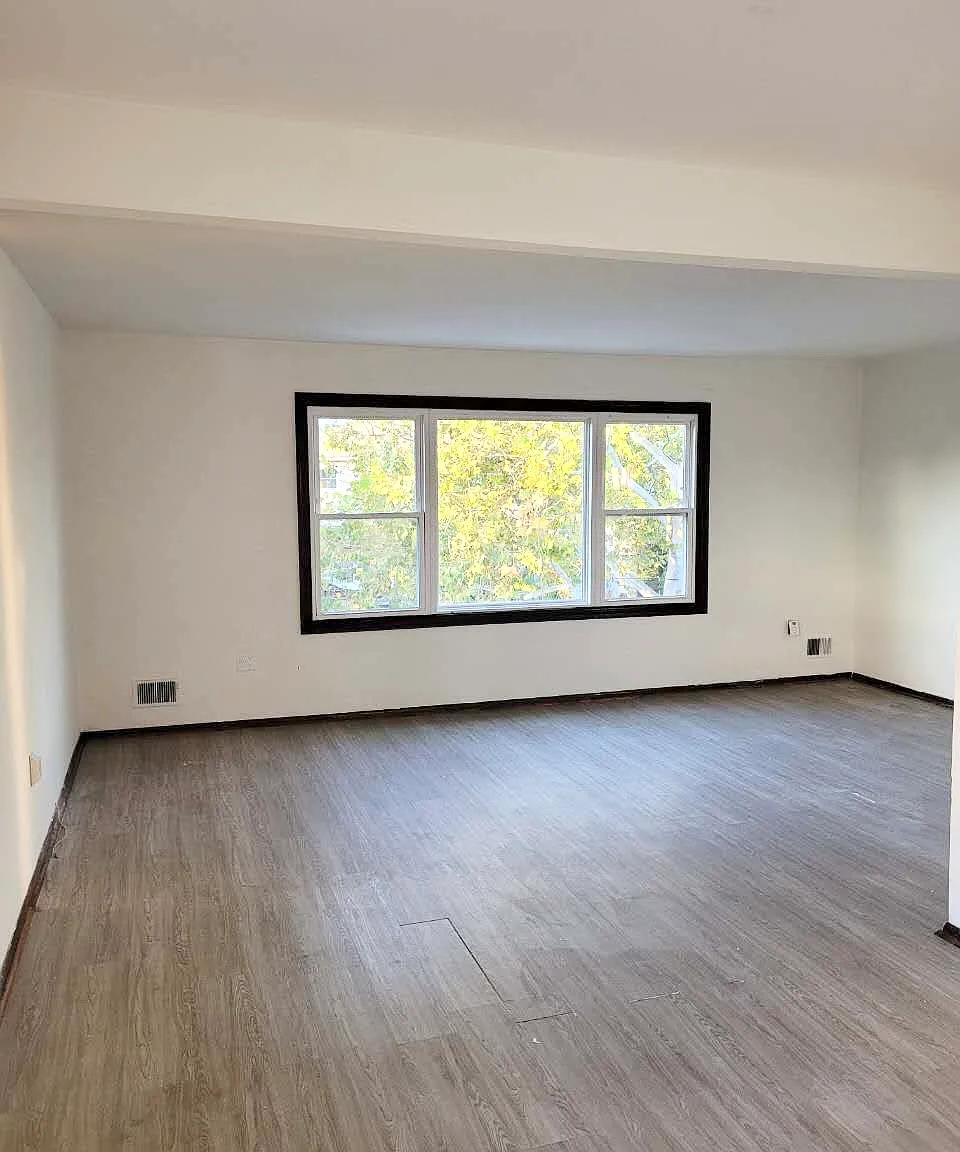 3 bed, 1.5 bath, 1200 sqft, $3,200 — Photo 3