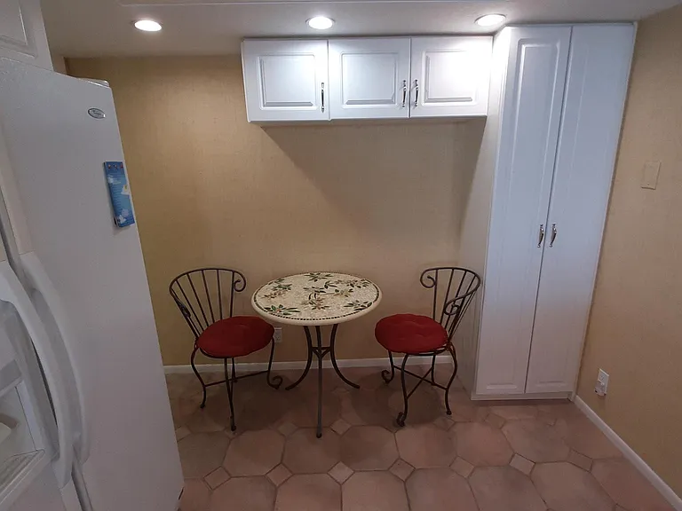 Eat in kitchen