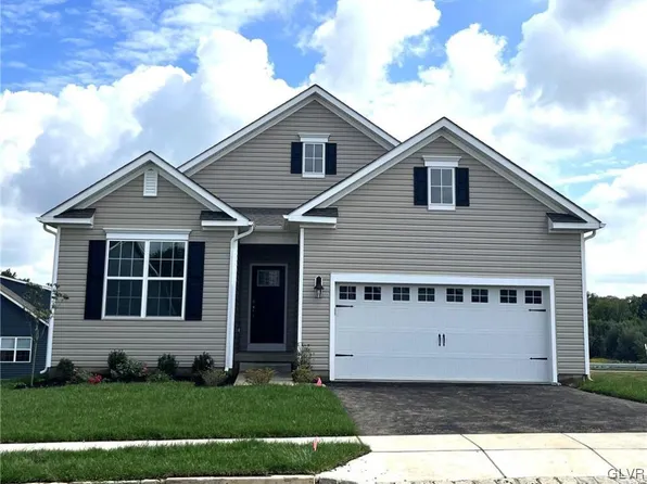 7932 Keystone Dr, Upper Macungie Township, PA 18031