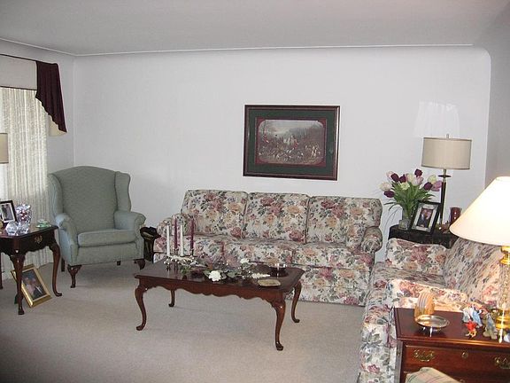 2nd image of 485 W Orchard Ave