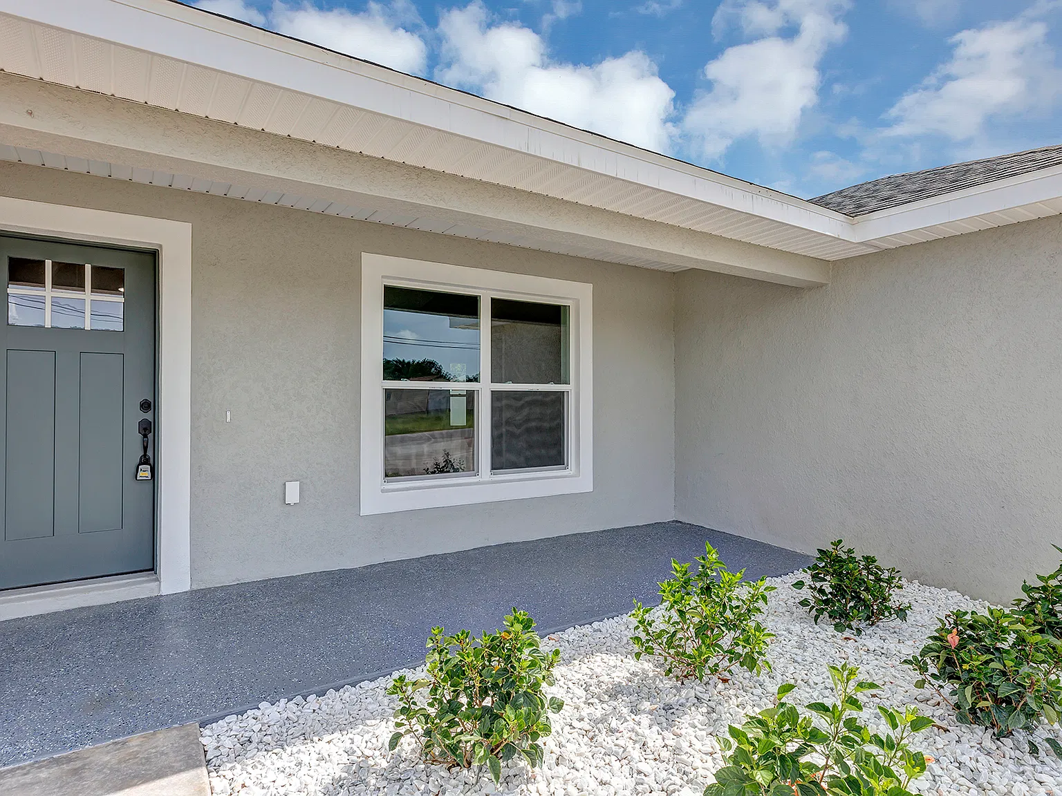3 bed, 1439 sqft, $2,000 — Photo 2