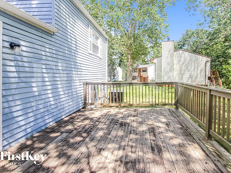 5717 Hacienda Ct — Photo 18
