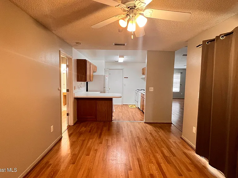 934 Colonial Ave SE — Photo 11