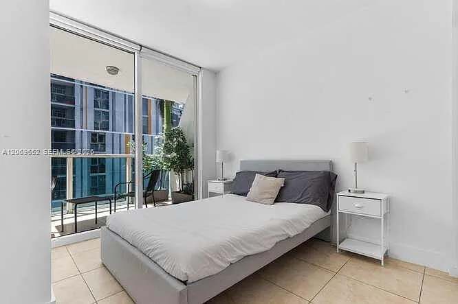 2 bed, 1402 sqft, $3,900 — Photo 3