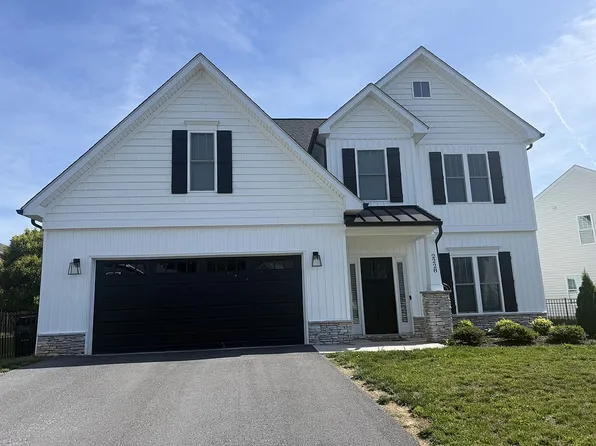2228 Foxfield Ln, Salem, VA 24153