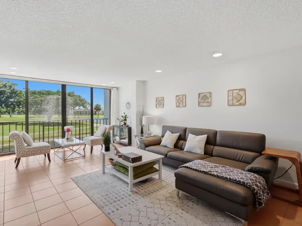 4489 Luxemburg Court #202, Lake Worth, FL 33467