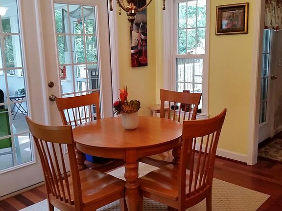 4th image of 1520 SE Harbor Dr
