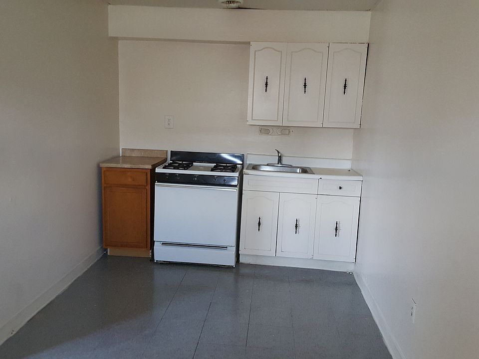 2nd image of 7095 Forrest Ave