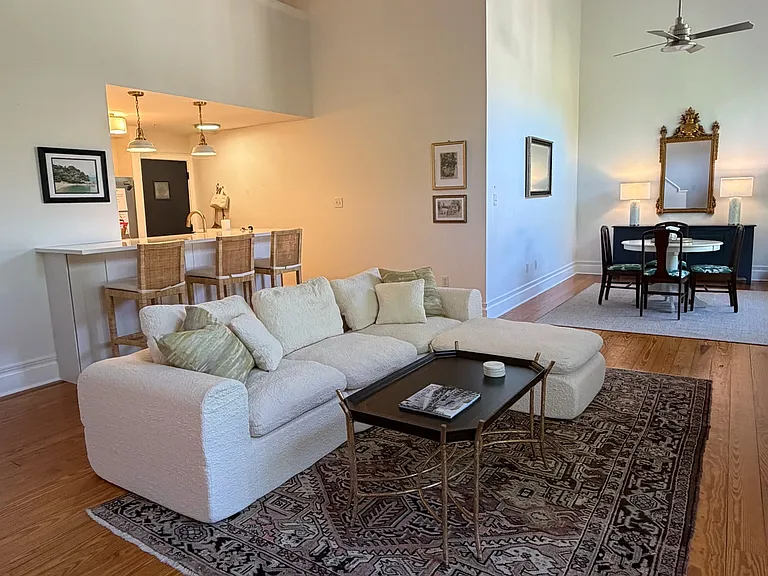404 N Laurel Ave #31 — Photo 2
