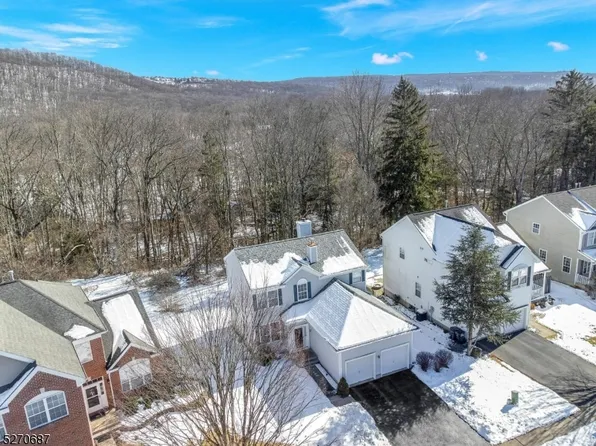 42 Saxton Dr, Hackettstown Town, NJ 07840