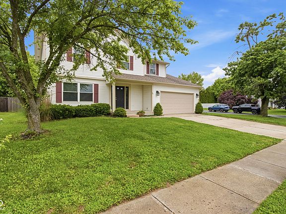2nd image of 30 Lake Dr N