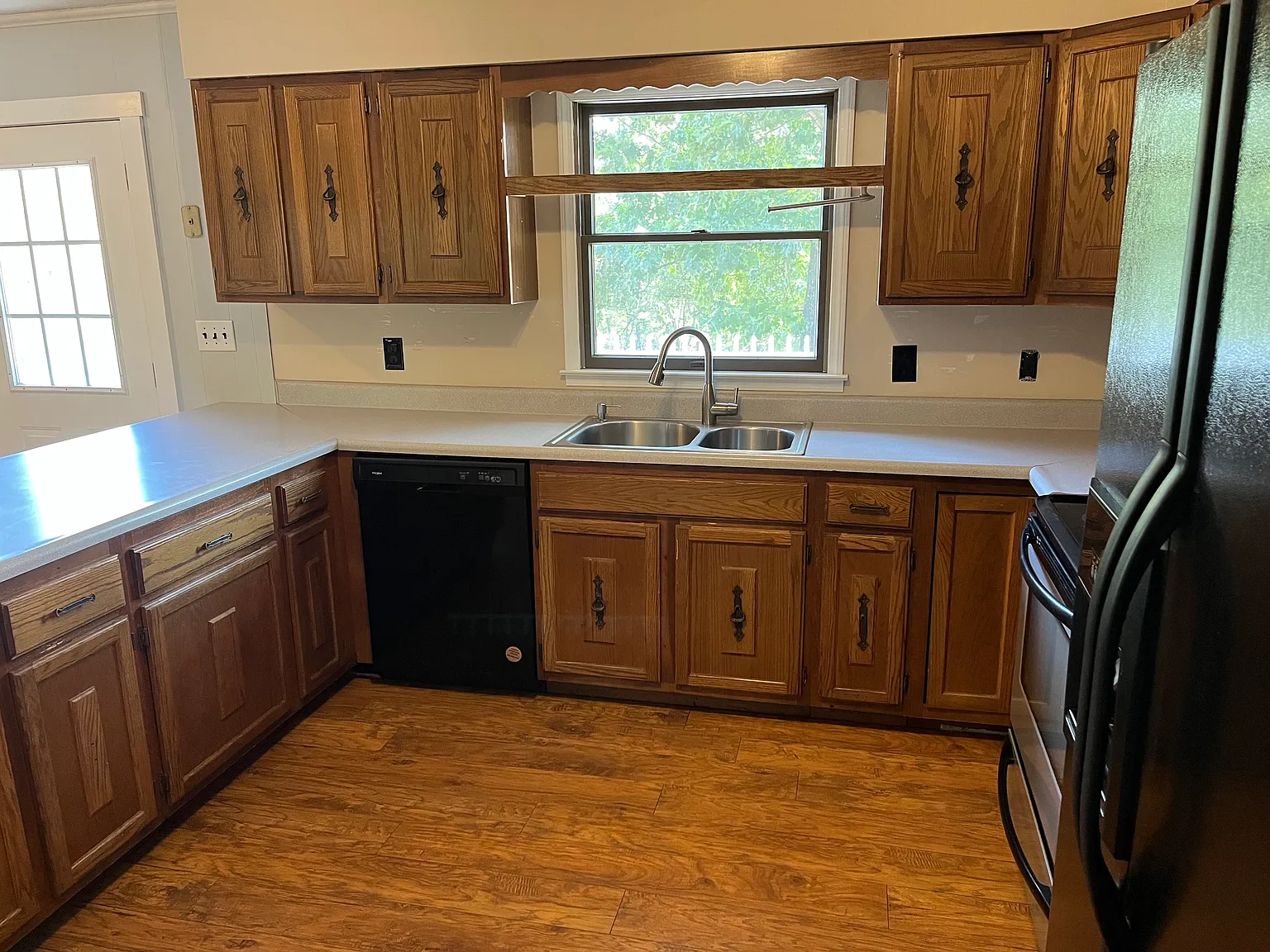 4 bed, 2108 sqft, $2,300 — Photo 2