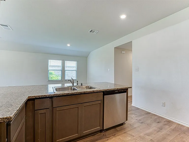 517 Milo Way — Photo 34