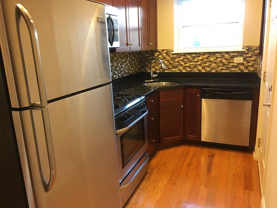1st image of 6509 N Claremont Ave #2