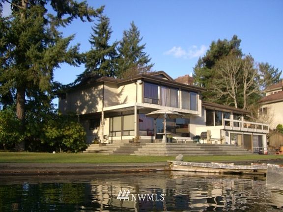 3rd image of 1302 Lake Vista Boulevard