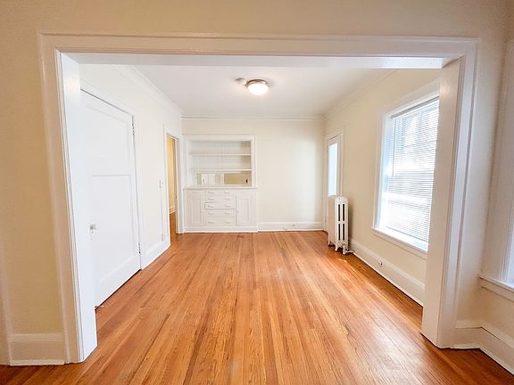 3rd image of 1619 Lagoon Ave S #204