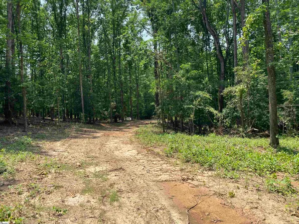 211 Gerald Dr, Simpsonville, SC 29681