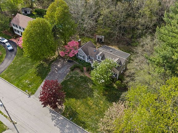 2nd image of 40 Longwater Dr