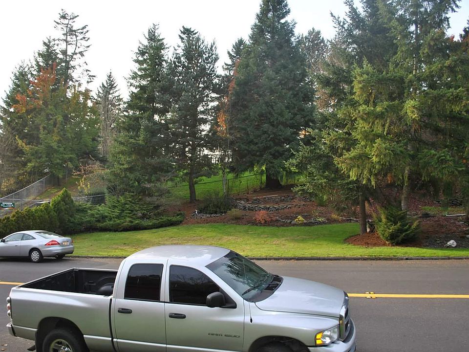 2nd image of 15516 NE 25th Ave