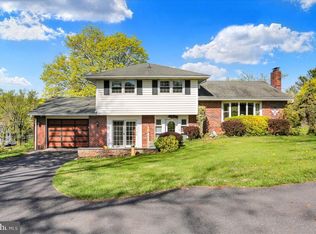 324 Ashley Dr, Reading, PA 19607