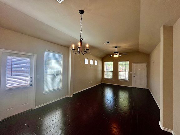 5th image of 143 Creekside Villa Dr