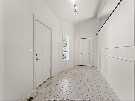 4th image of 421 Gibb St