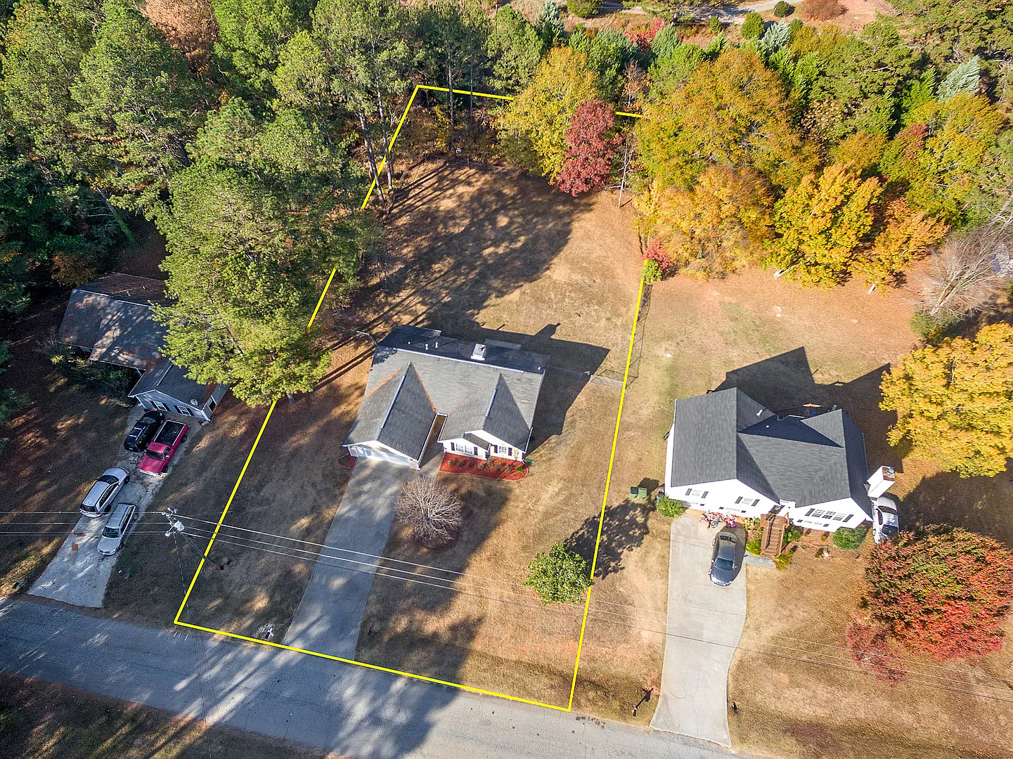 Cute Ranch Beauty in Covington, Fenced Back yard: Granite counter tops — Photo 4