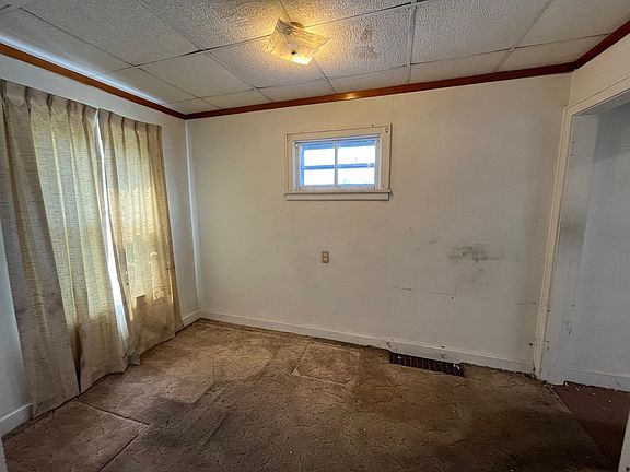5th image of 1517 Douglas Ave