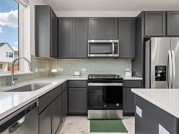 5th image of 1190 Sarabeth Way