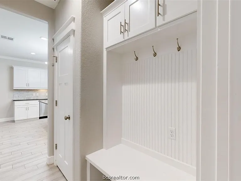 513 Kubin St — Photo 10