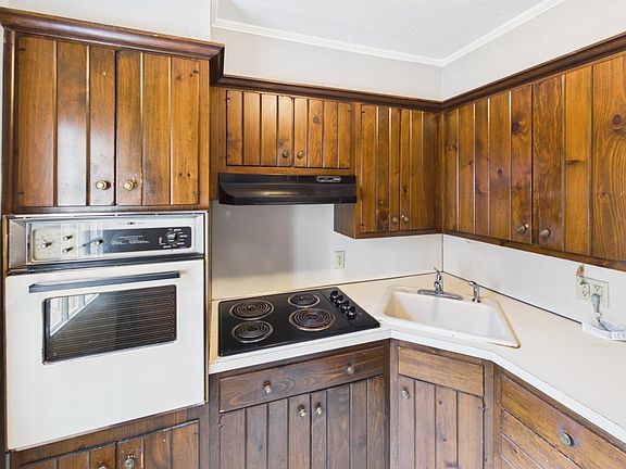 5th image of 612 W Chestnut St