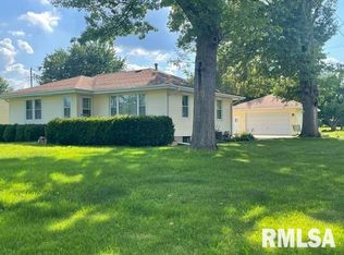 6322 E Beach Dr, Chillicothe, IL 61523