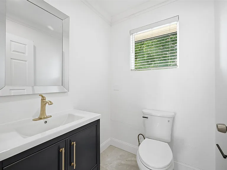 1400 SE 8th Ave — Photo 27