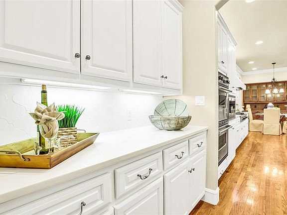 4th image of 3717 Stanford Ave