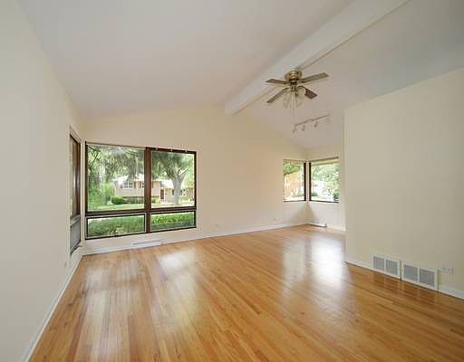 3rd image of 220 Elmwood Dr
