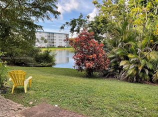 8775 Park Blvd APT 122, Miami, FL 33172