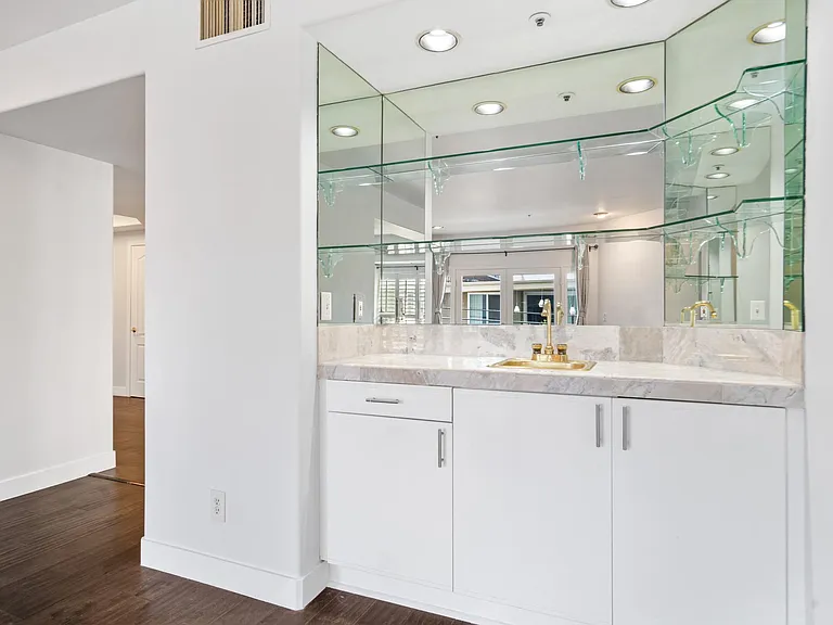 11690 Montana Ave #208 — Photo 12