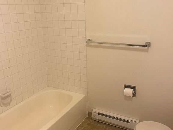 4th image of 1902-1906 E Everett Ave #1904