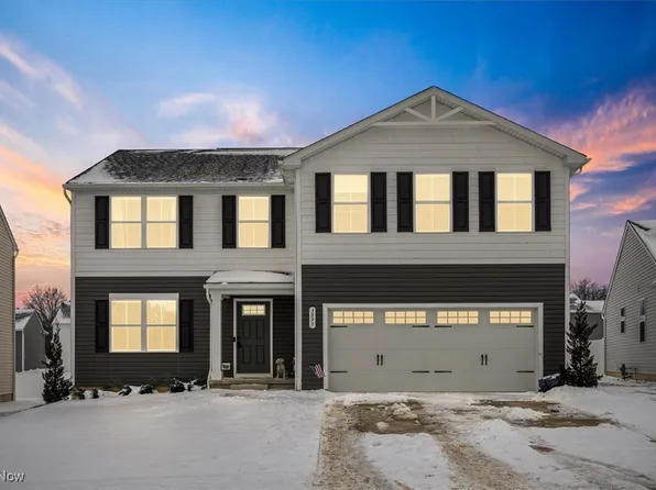 3895 Higgins Dr, Barberton, OH 44203