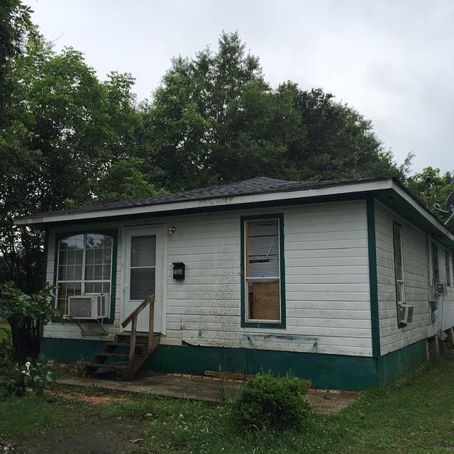 2nd image of 2334 Queensburg Ave