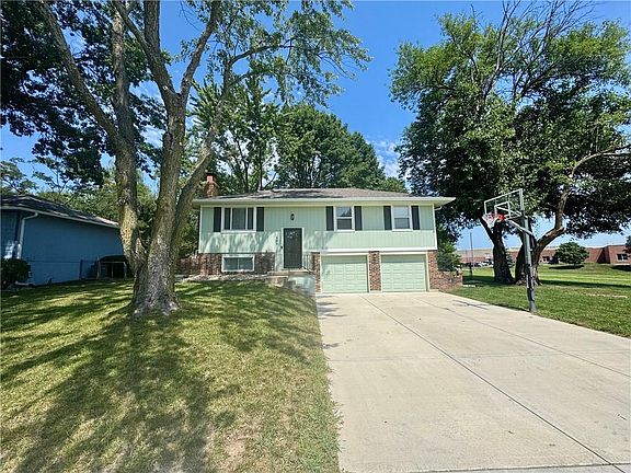 2nd image of 600 SW 35th Ter