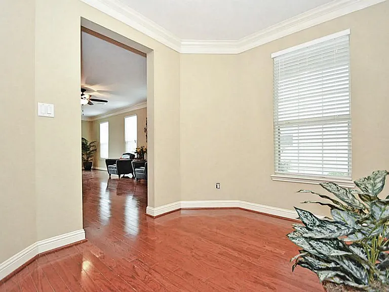 12225 Medina Lake Dr — Photo 8