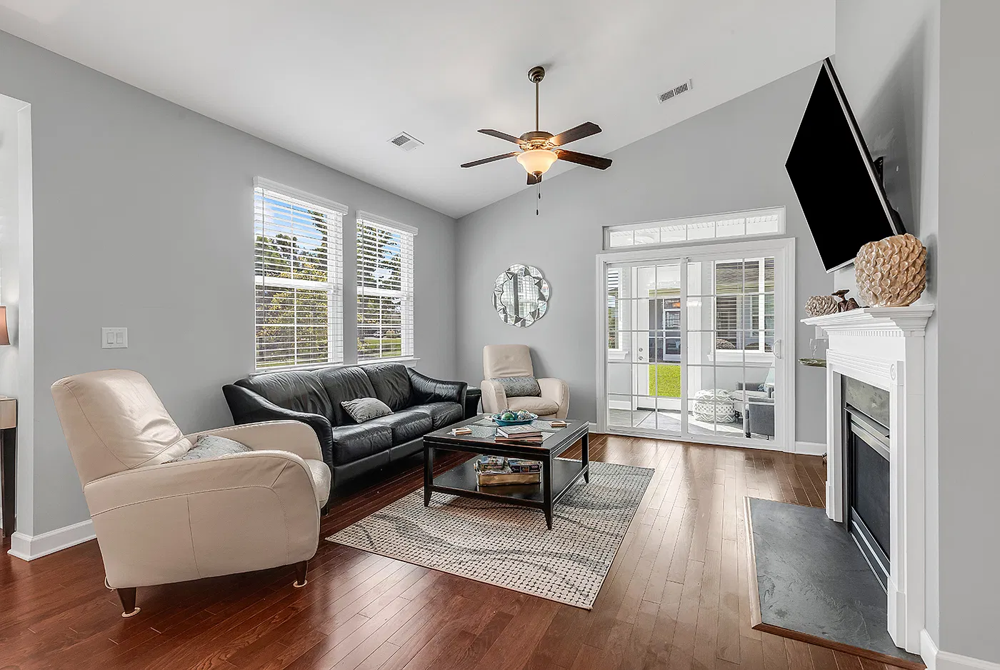 3 bed, 2.5 bath, 1806 sqft, $3,500 — Photo 3